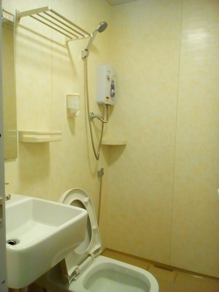 Hotel Portview Standard Room 7