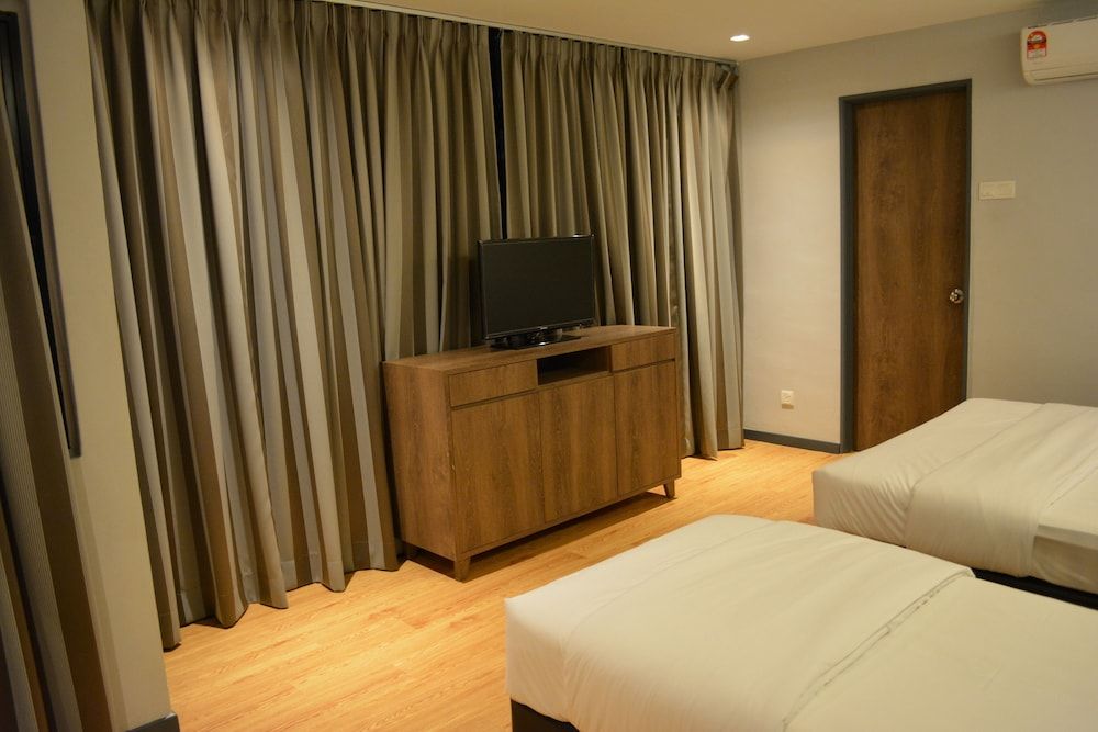 Go Hotel Subang Jaya Family Room 5