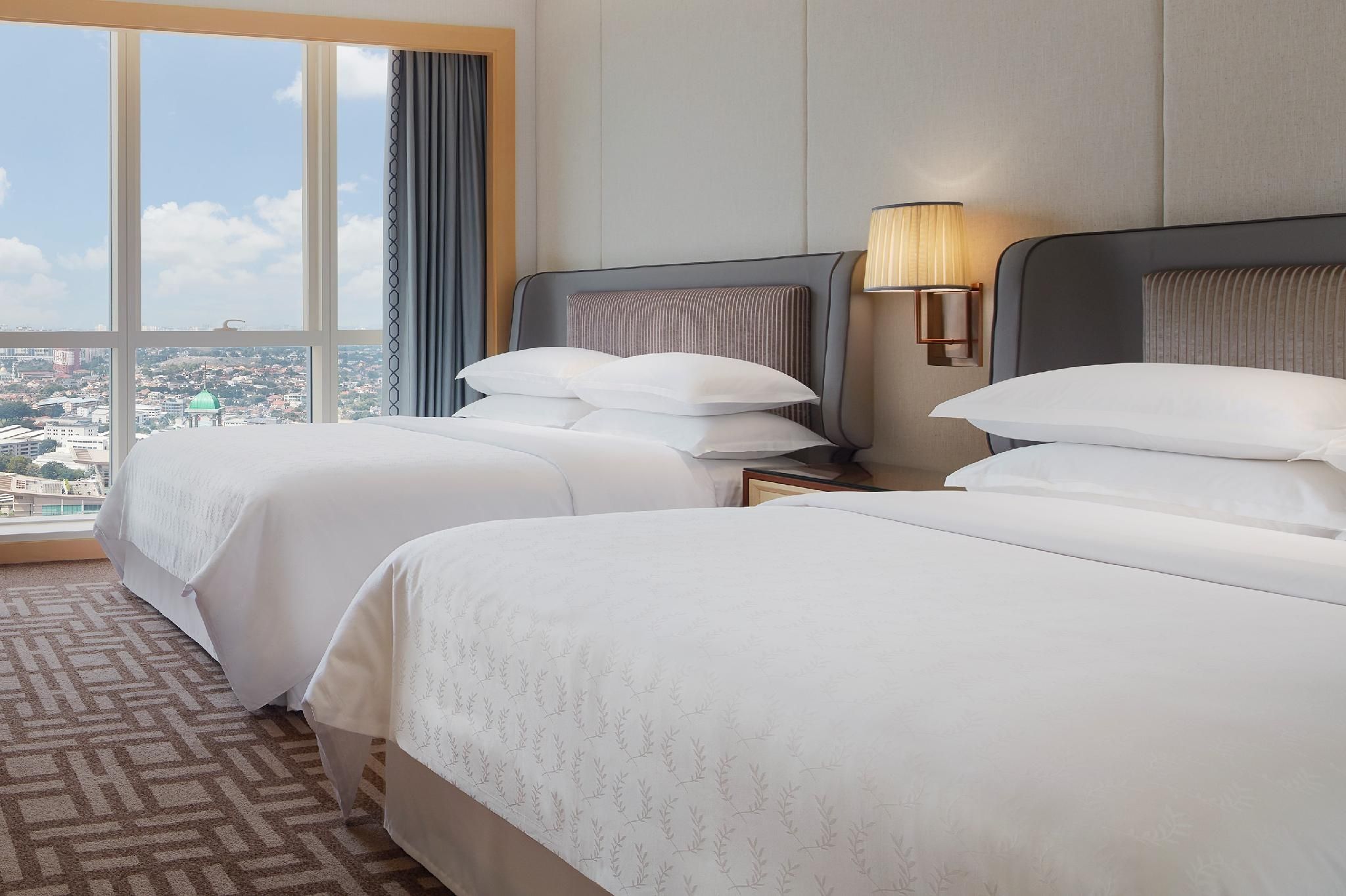 Sheraton Petaling Jaya Hotel Guest Room, 2 Twin