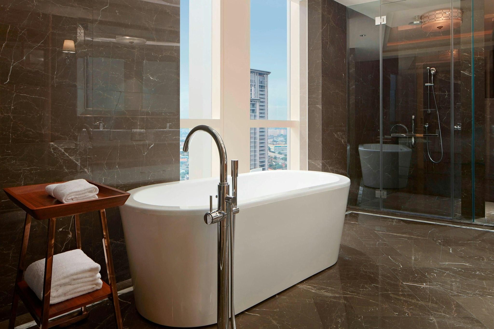 1 Bedroom Suite, 1 King