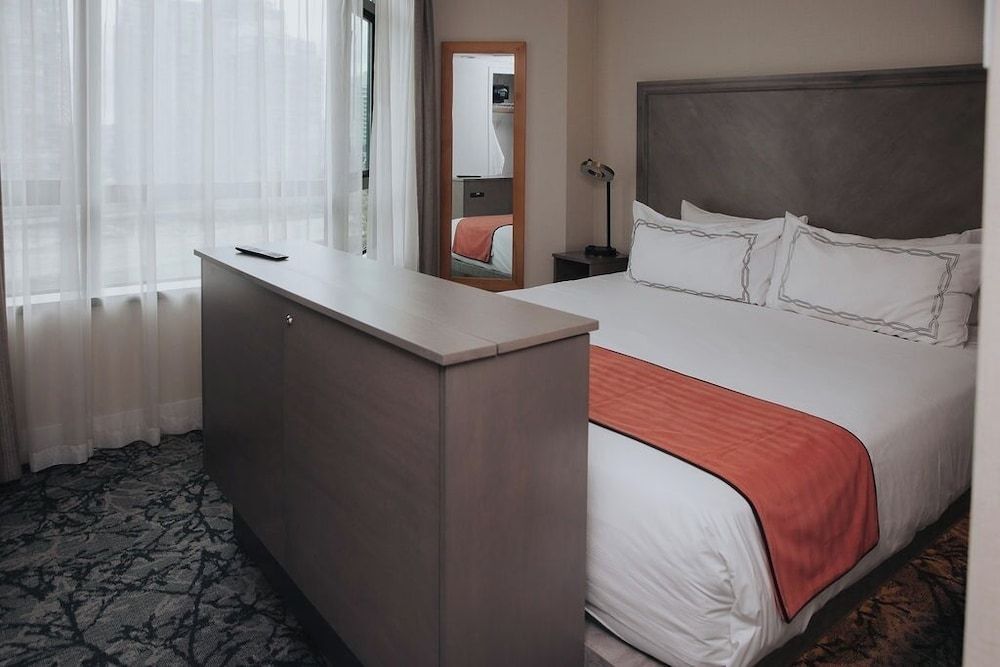 Executive Parker Suite