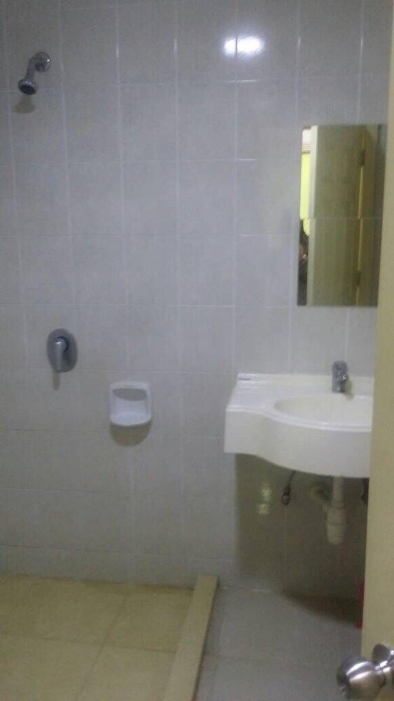 Cinta Kristal Villa Homestay Kajang Apartment, 3 Bedrooms, Halal-only Kitchen 11