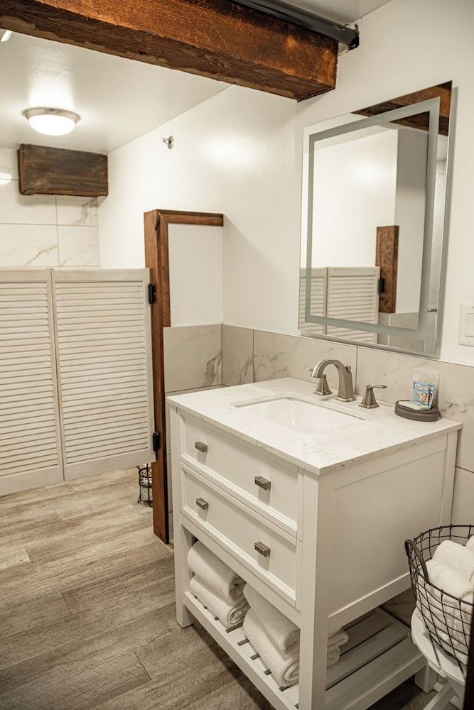 La Tourelle Inn & Spa Two Bedroom Barn Suite 3