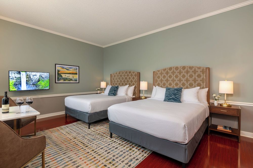 La Tourelle Inn & Spa Double Queen Room 2