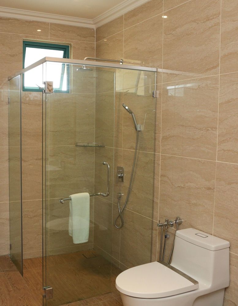 Deluxe king with jacuzzi