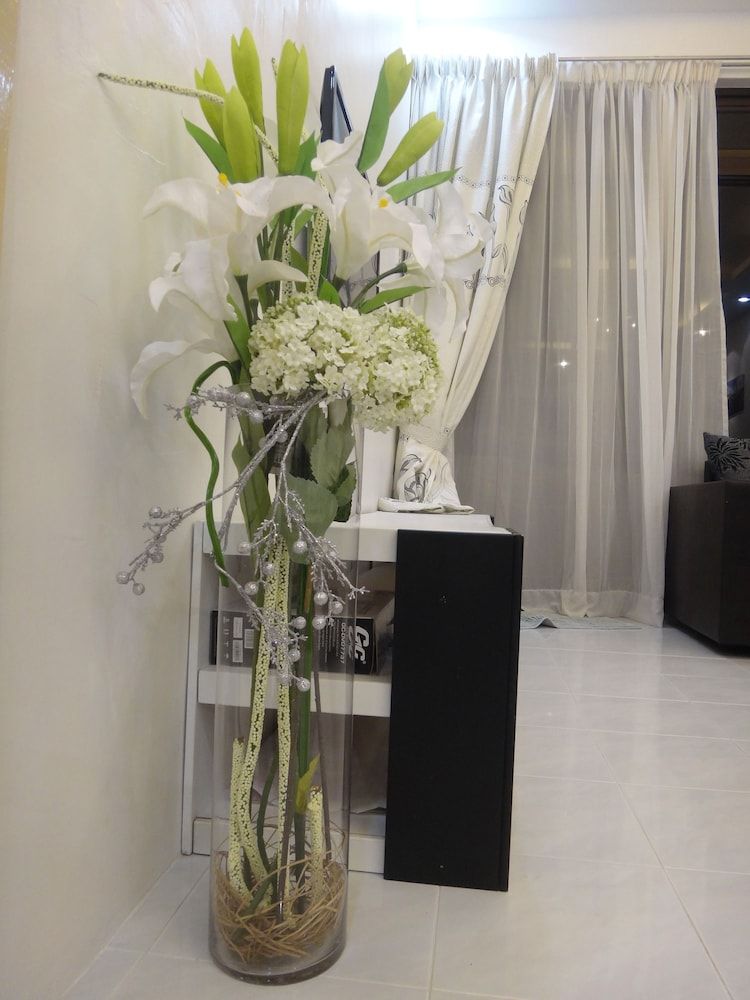 Eden Seaview Condominium II Condo, 3 Bedrooms, Pool View 13