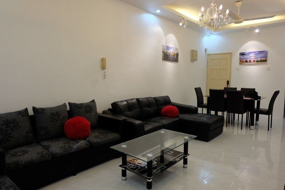 Eden Seaview Condominium II Condo, 3 Bedrooms, Pool View 12