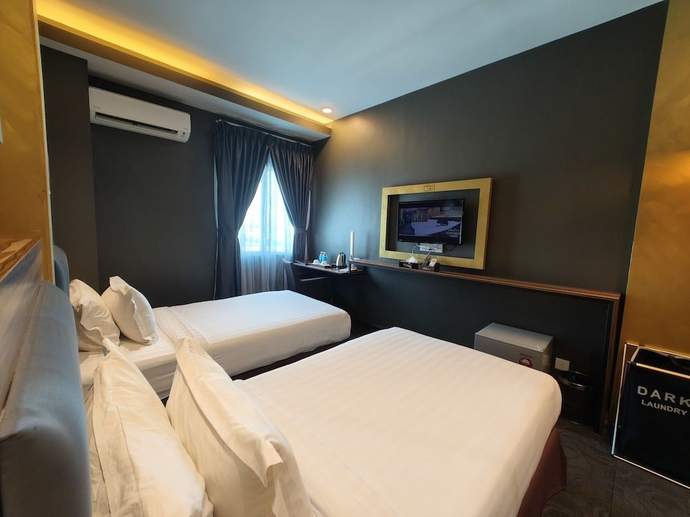 Asiatic Hotel Superior Twin 6