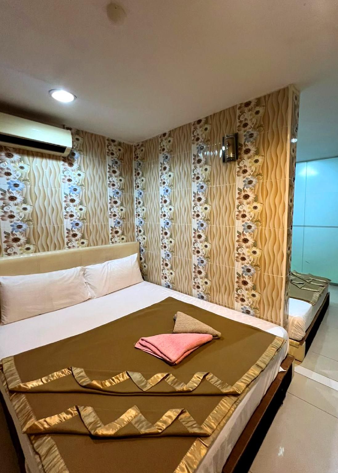 Sungai Besi Hotel Quad Room 3