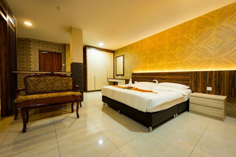 AB Inn Hotel Luxury Suite, Multiple Beds, Non Smoking 2