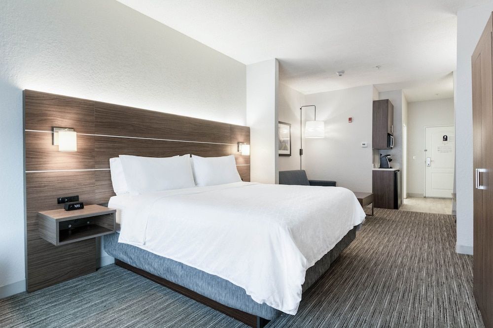 Suite, 1 King Bed (Additional Living Area)