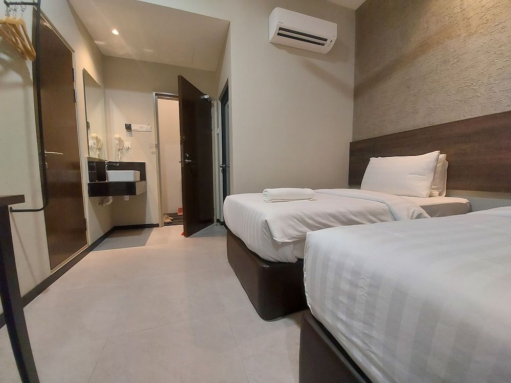 undefined MIICO Hotel @ Mount Austin 7