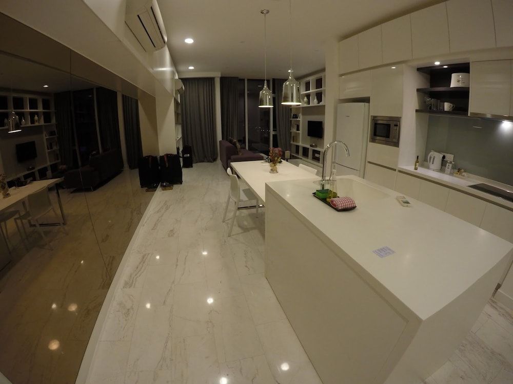 undefined Suites Infinity 5