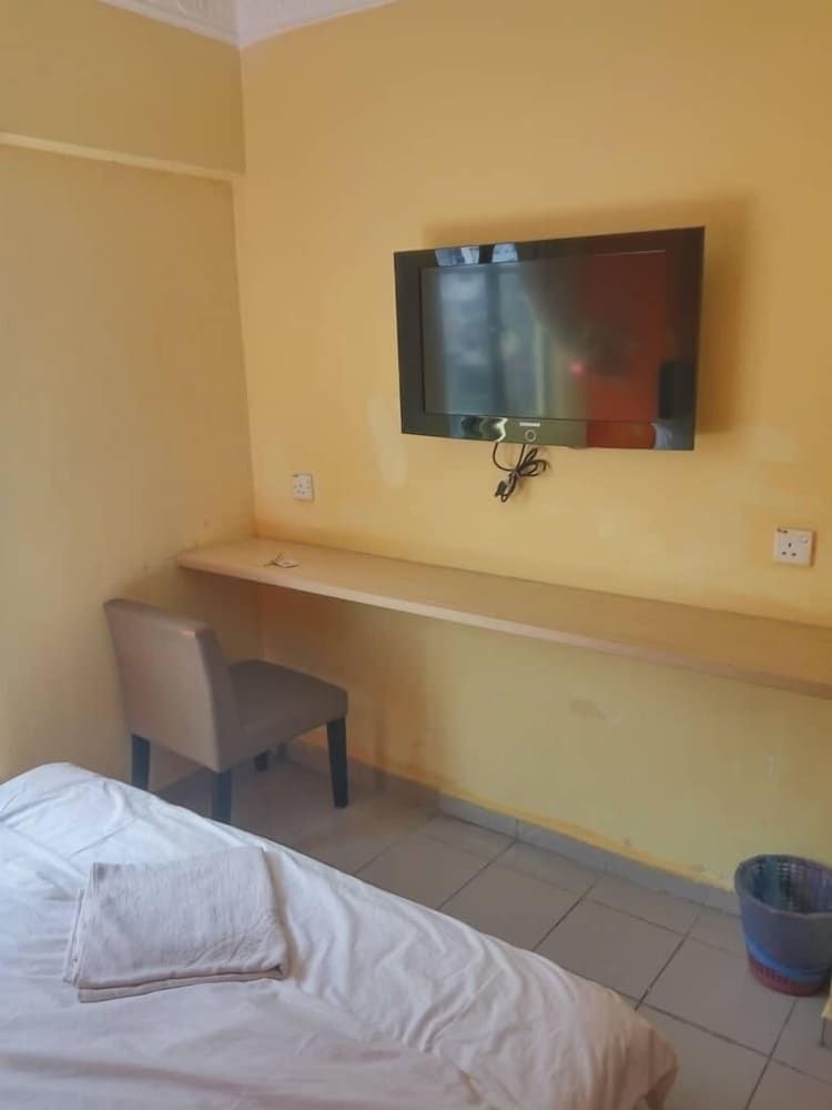 Pudu Inn Hotel Family Room 3