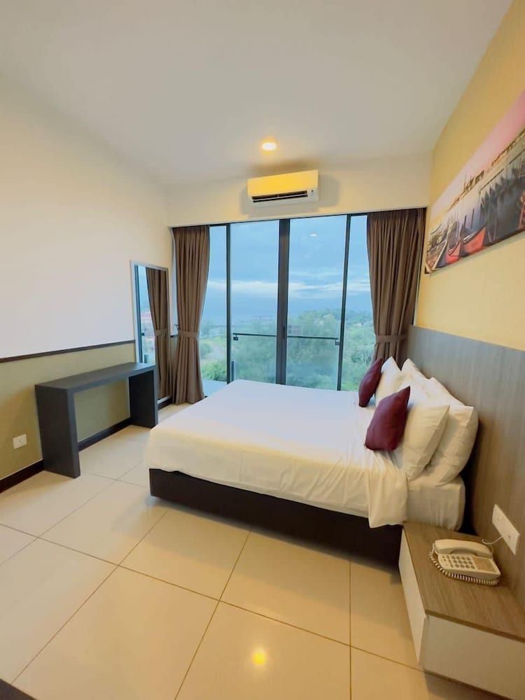 D'Wharf Hotel & Serviced Residence Premier Family Room 4