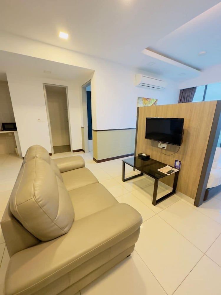 D'Wharf Hotel & Serviced Residence Premier Family Room 9