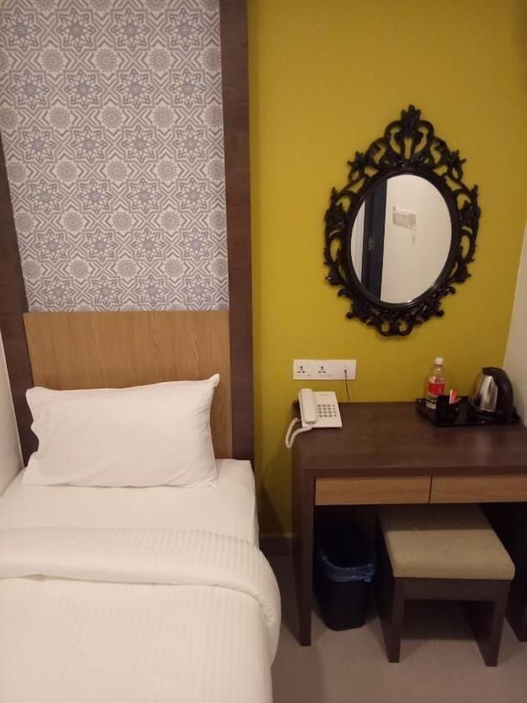 undefined Check In Hotel