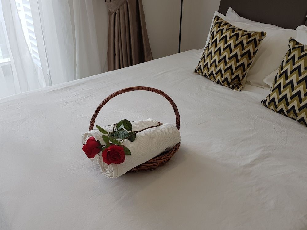 Premium Suite, Kitchen, City View