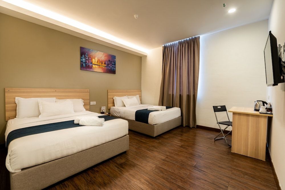 1 Orange Hotel KLIA & KLIA2 Deluxe Quadruple Room (With Lift)