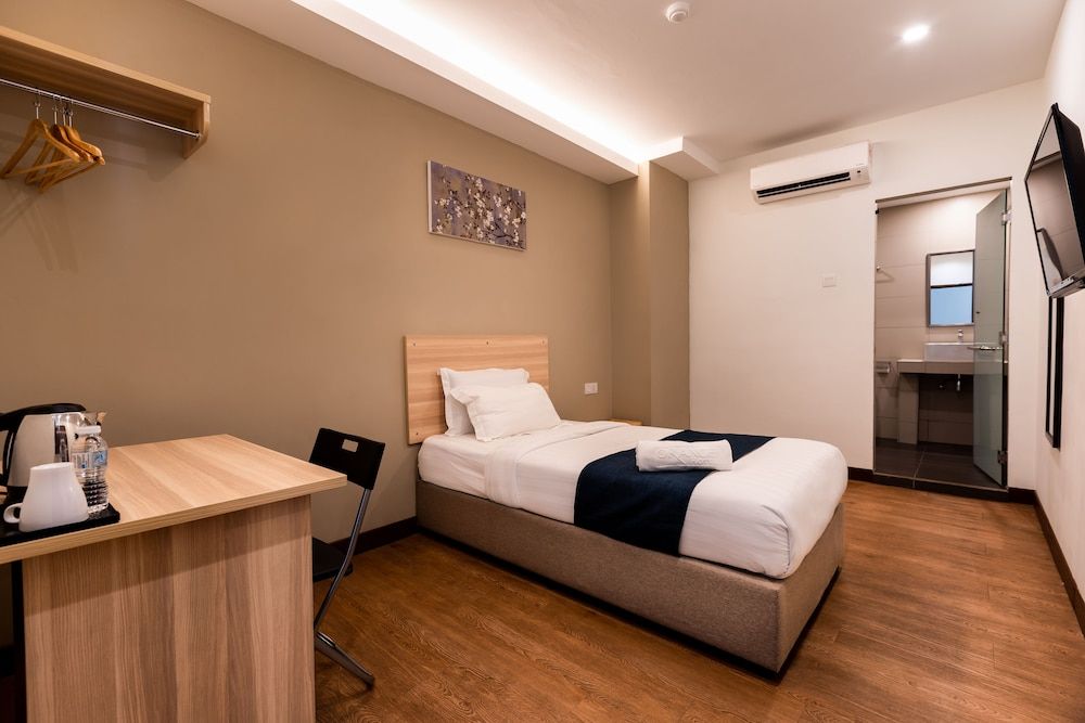 1 Orange Hotel KLIA & KLIA2 Standard Single Room (Luggage Lift Only)