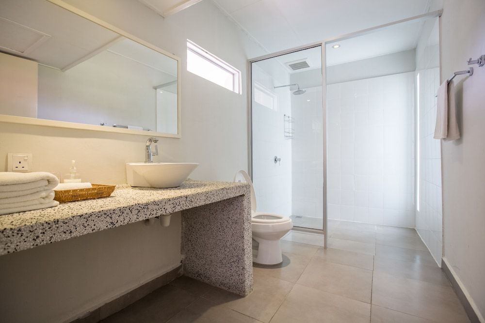 La Pari-Pari Room, 1 King Bed (Housekeeping on request - surcharge) 7