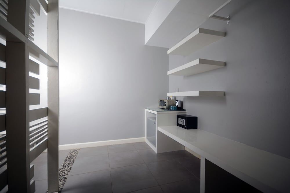 La Pari-Pari Room, 1 King Bed (Housekeeping on request - surcharge) 6