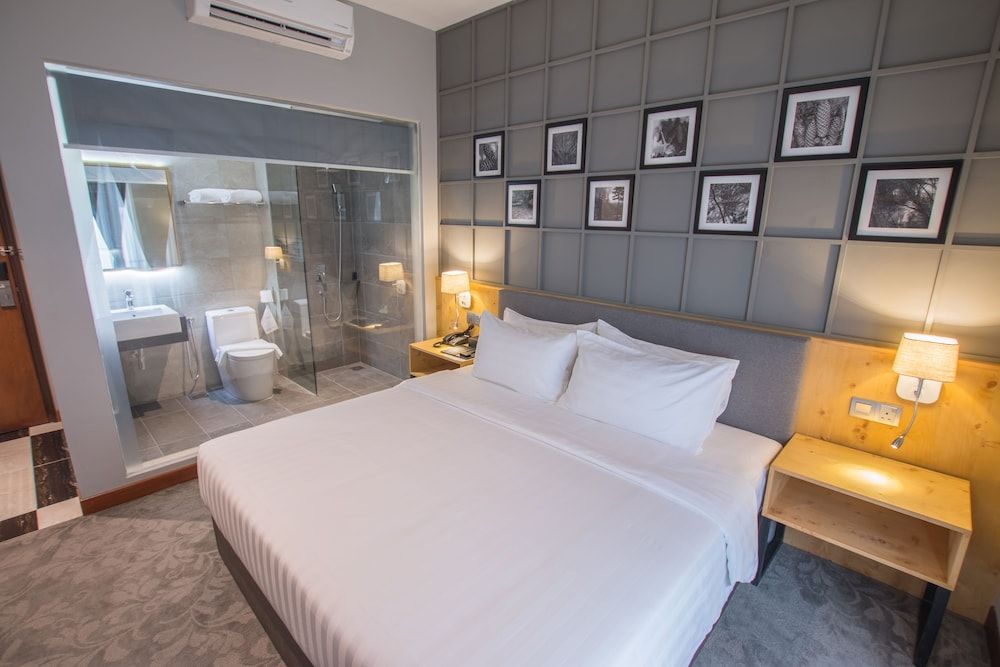 undefined Redpine Boutique Hotel 10