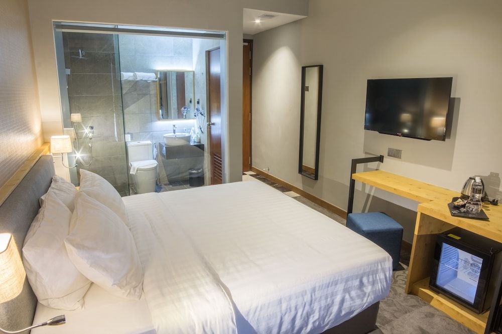 undefined Redpine Boutique Hotel 9