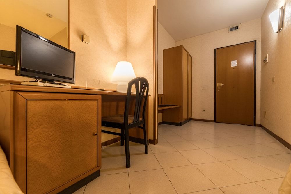 Hotel Città 2000 Quadruple Room 2