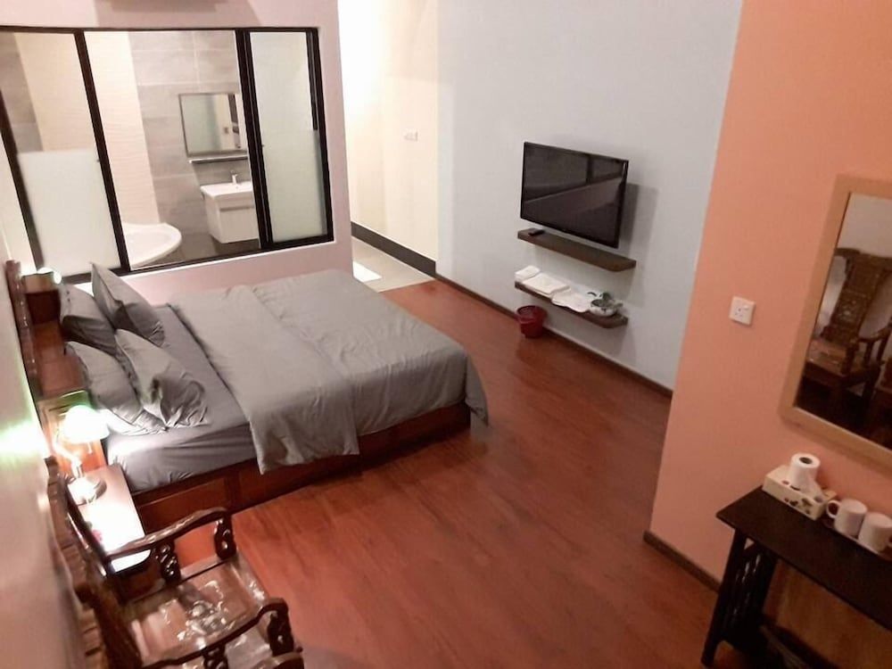 undefined De Benz Inn 3