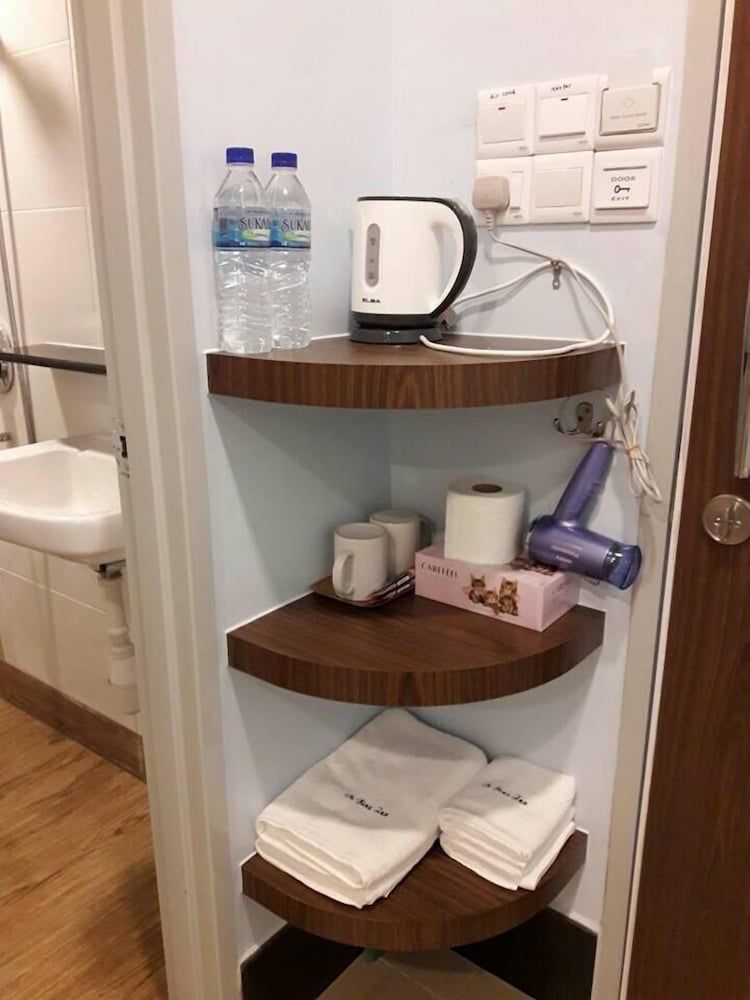 De Benz Inn Suite, Bathtub 2