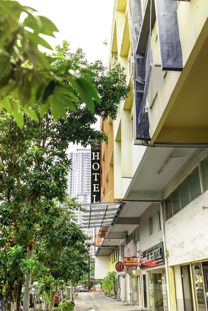 undefined Alaxis Hotel 4