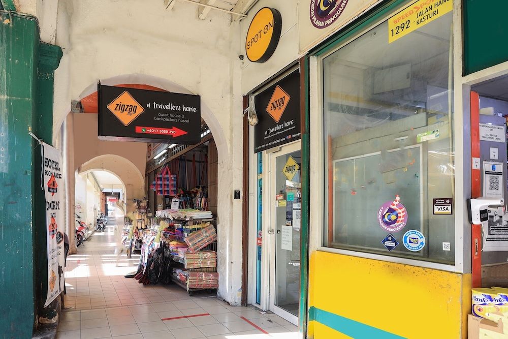 undefined SPOT ON 90236 Zigzag Travellers Home - Hostel 10