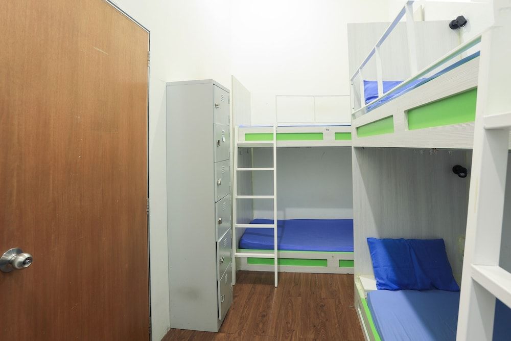 undefined SPOT ON 90236 Zigzag Travellers Home - Hostel