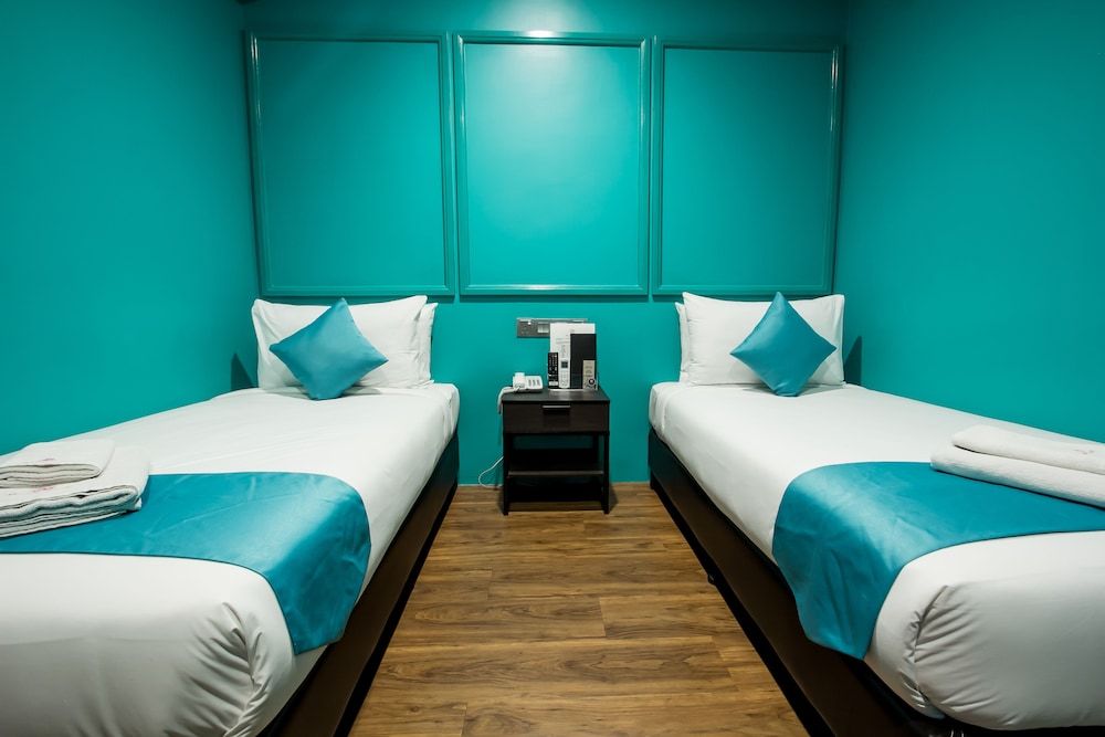 Bloommaze Boutique Hotel Standard Twin Room, No Windows 2