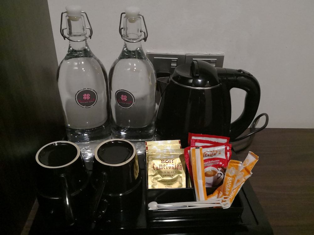 Bloommaze Boutique Hotel Standard Twin Room, No Windows 8