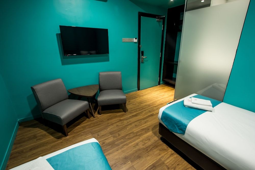 Bloommaze Boutique Hotel Standard Twin Room, No Windows 5