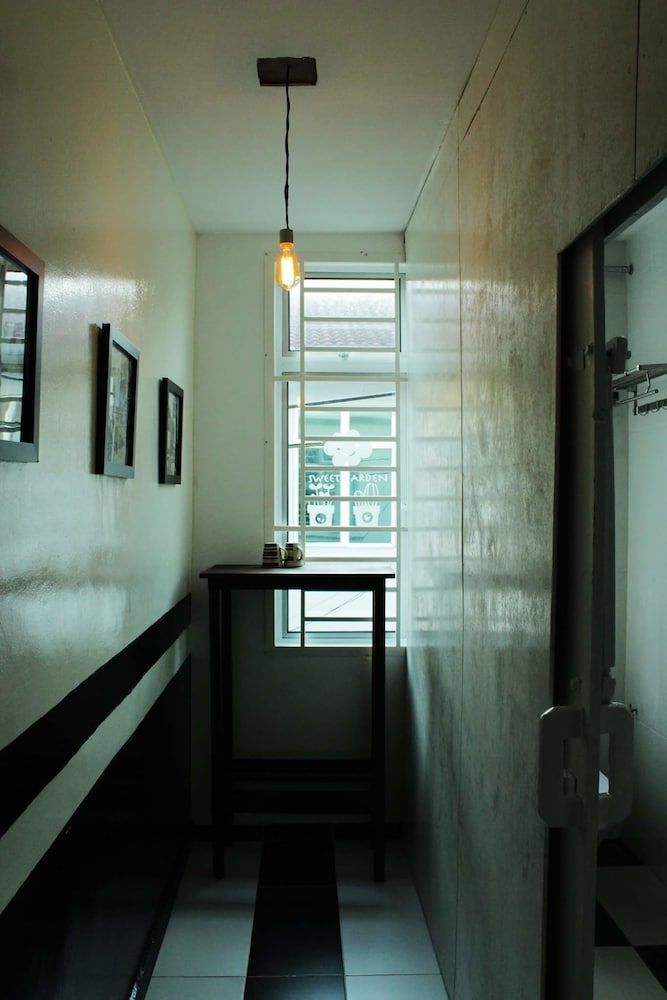 Premium Loft, 1 Queen Bed, Private Bathroom, Corner