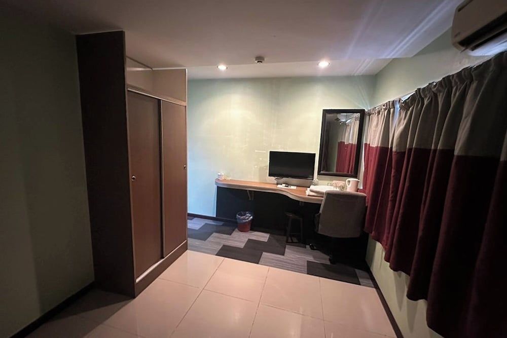 undefined Hotel Midtown Villa 9