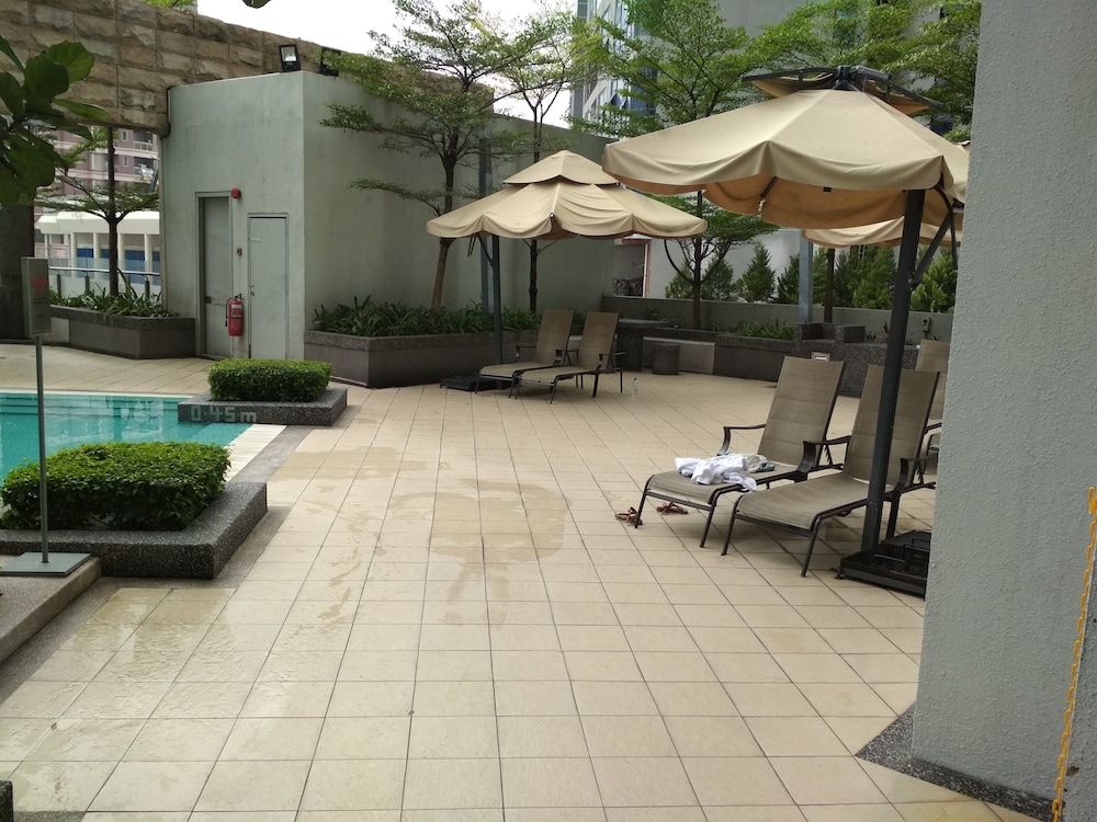 undefined Queens Service Suite at Swiss Garden Residences 7