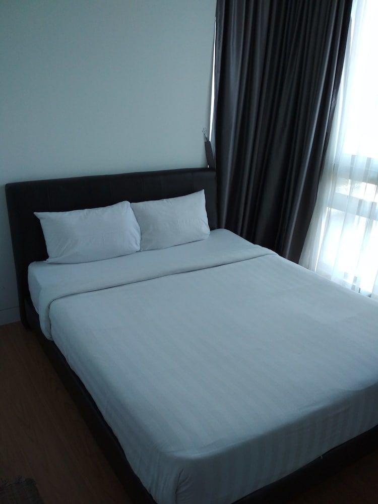 undefined Queens Service Suite at Swiss Garden Residences 2