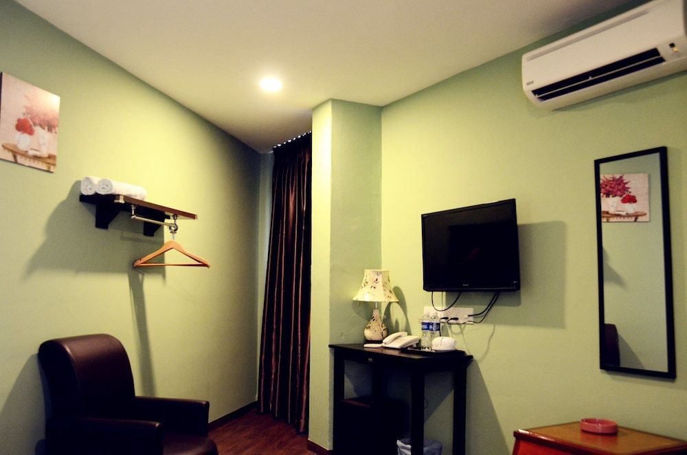 Hotel Sri Rembia Deluxe Room 4