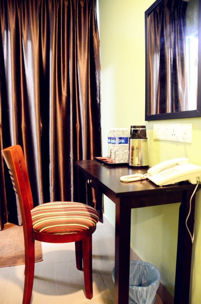 Hotel Sri Rembia Deluxe Room 3