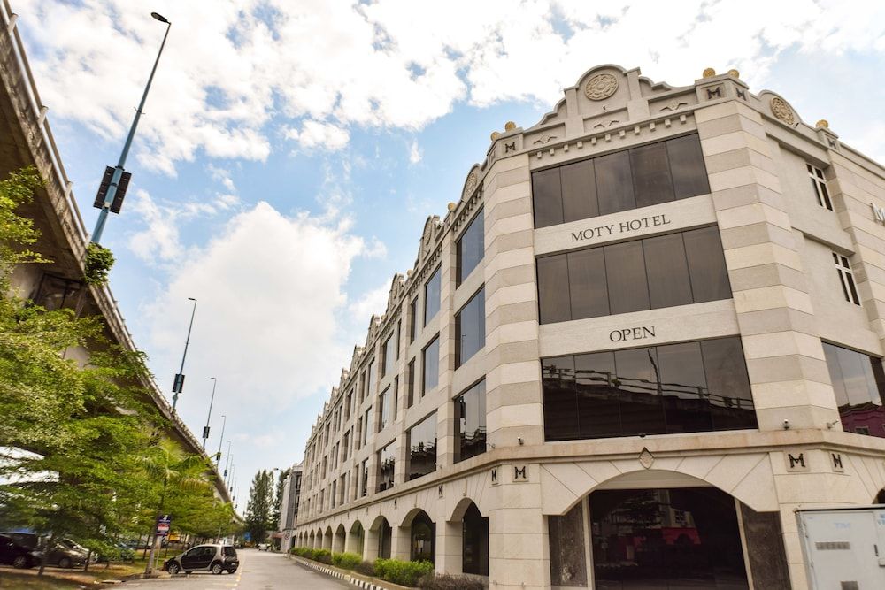 undefined Moty Hotel 6