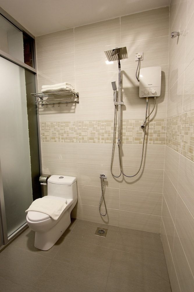 kimal hotel kamunting Deluxe Twin Room, No Windows 2