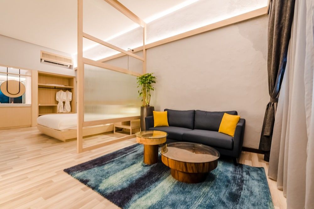 Tien Hotel Courtyard Suite 18