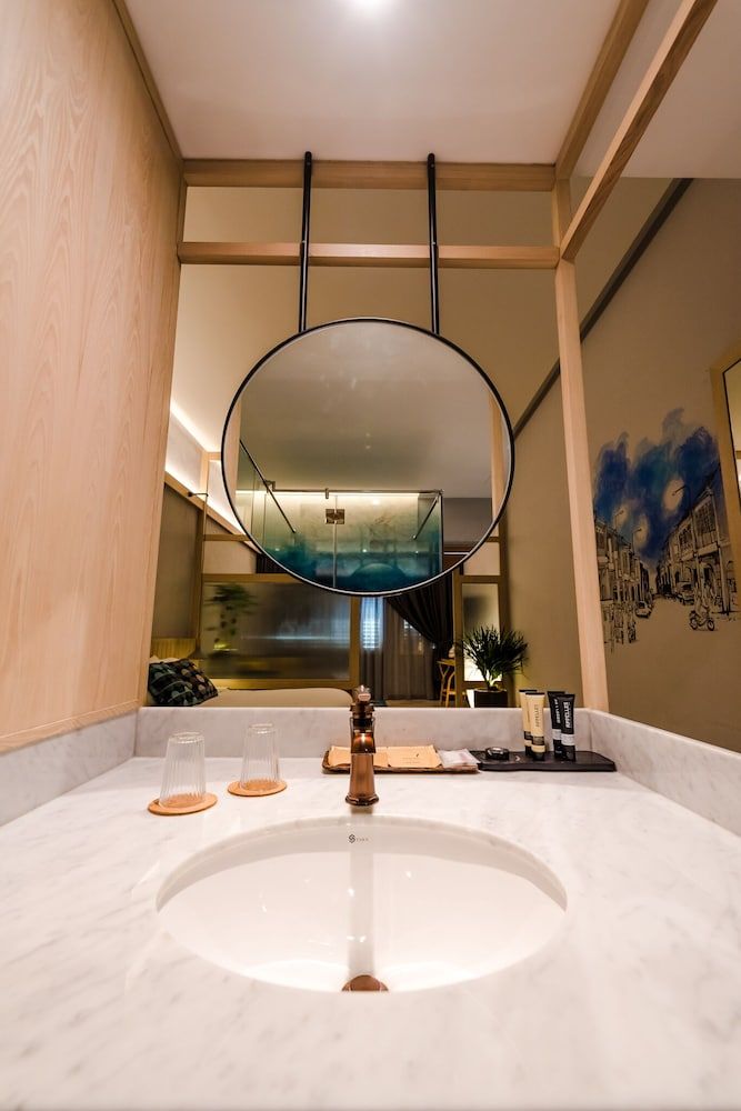 Tien Hotel Courtyard Suite 13