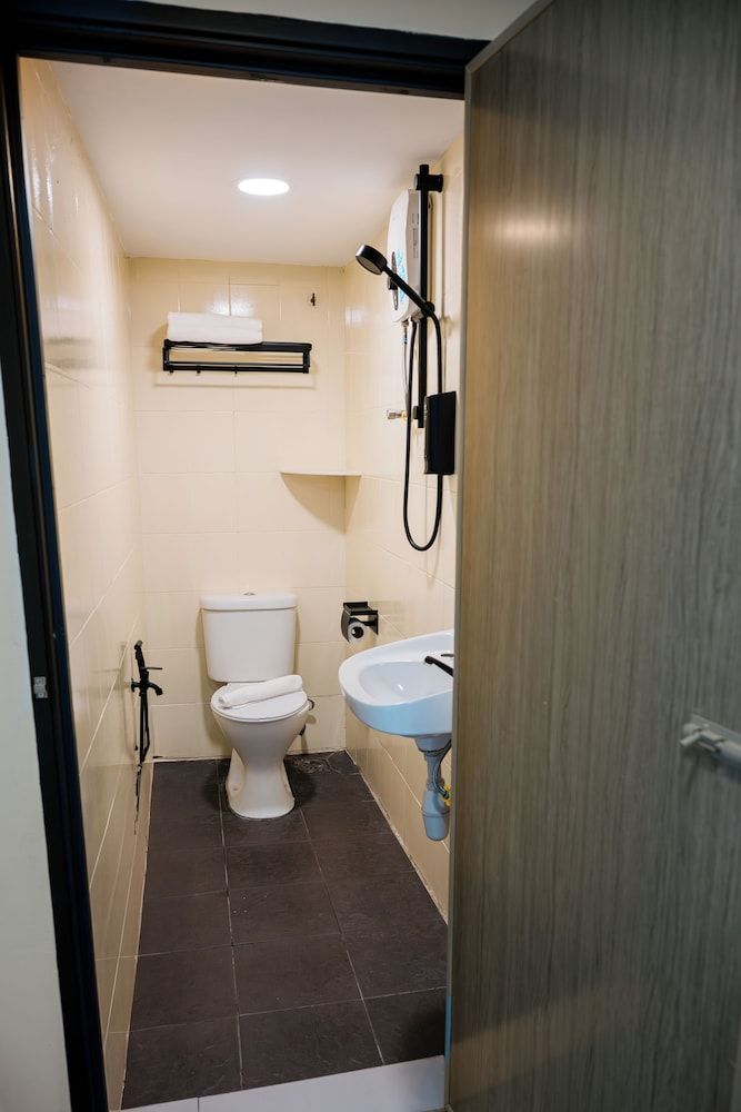 Orkid Inn Kajang Family Room 5
