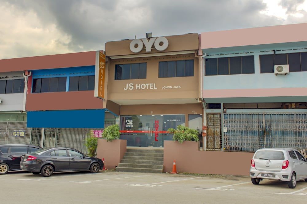 undefined OYO 89985 Js Hotel 3