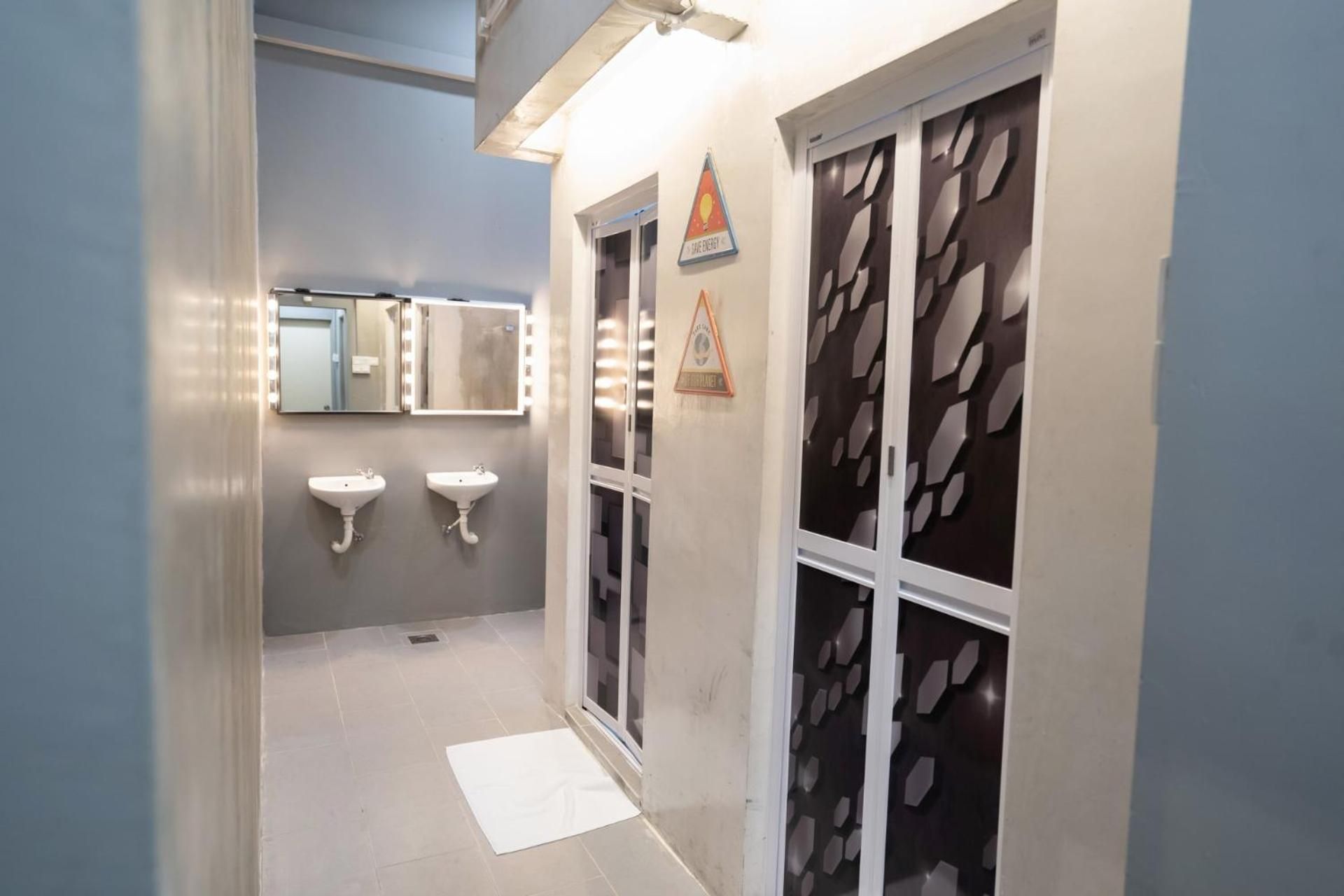 Zenz Hotel Dormitory with Single Bed - Female Only 3